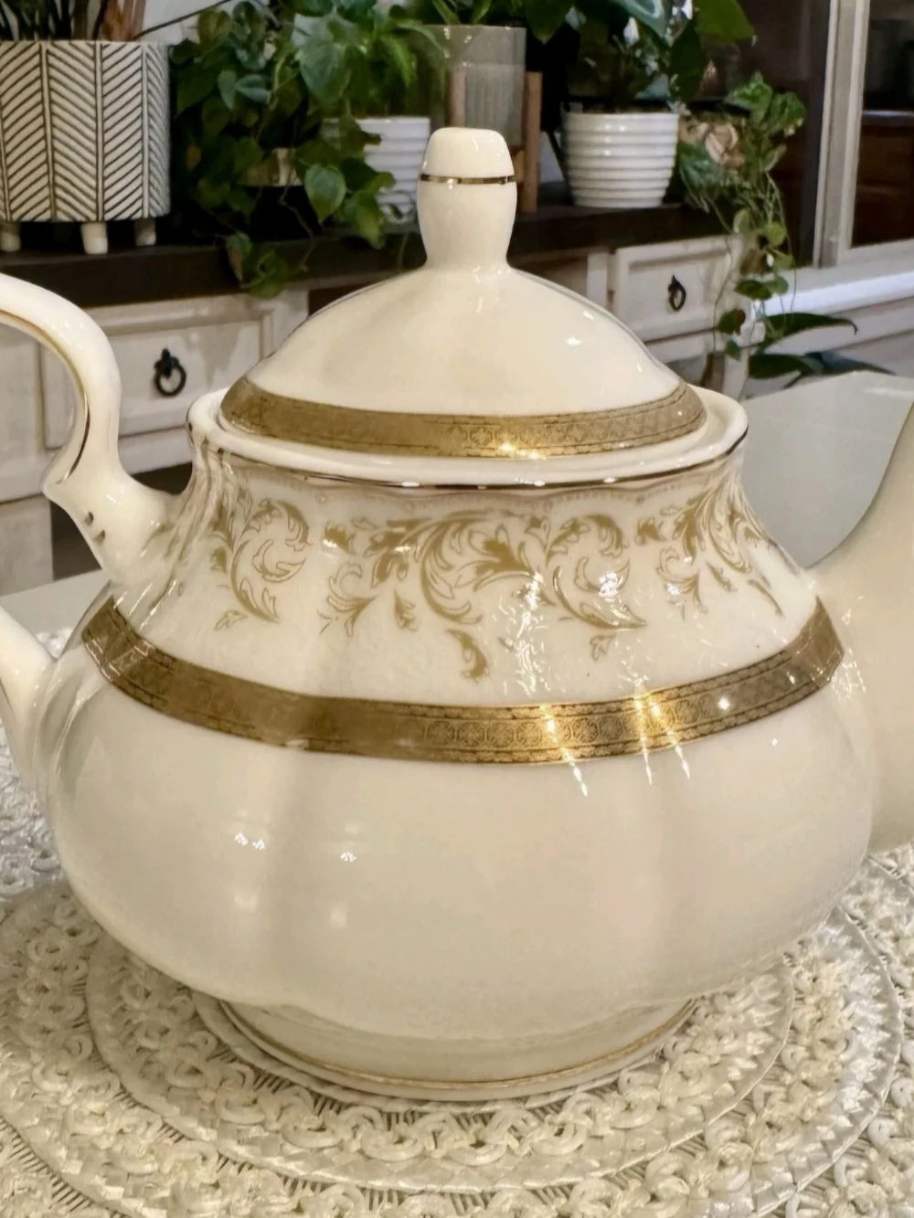 Park Chateau White and Gold Porcelain Tea Set - Classic  Teapot Cups Saucers